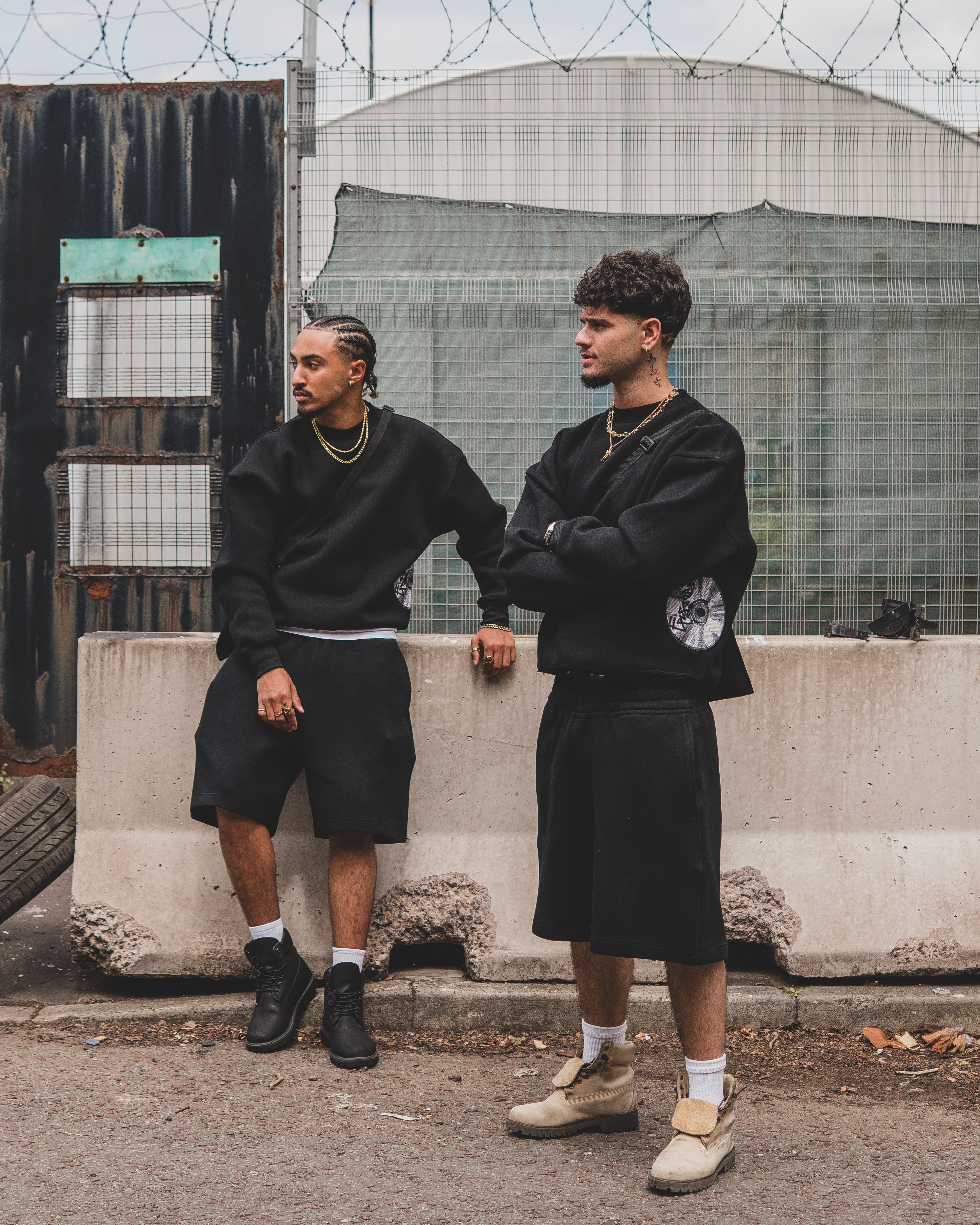 Disc Baggy Shorts Black [630GSM]-Coordom