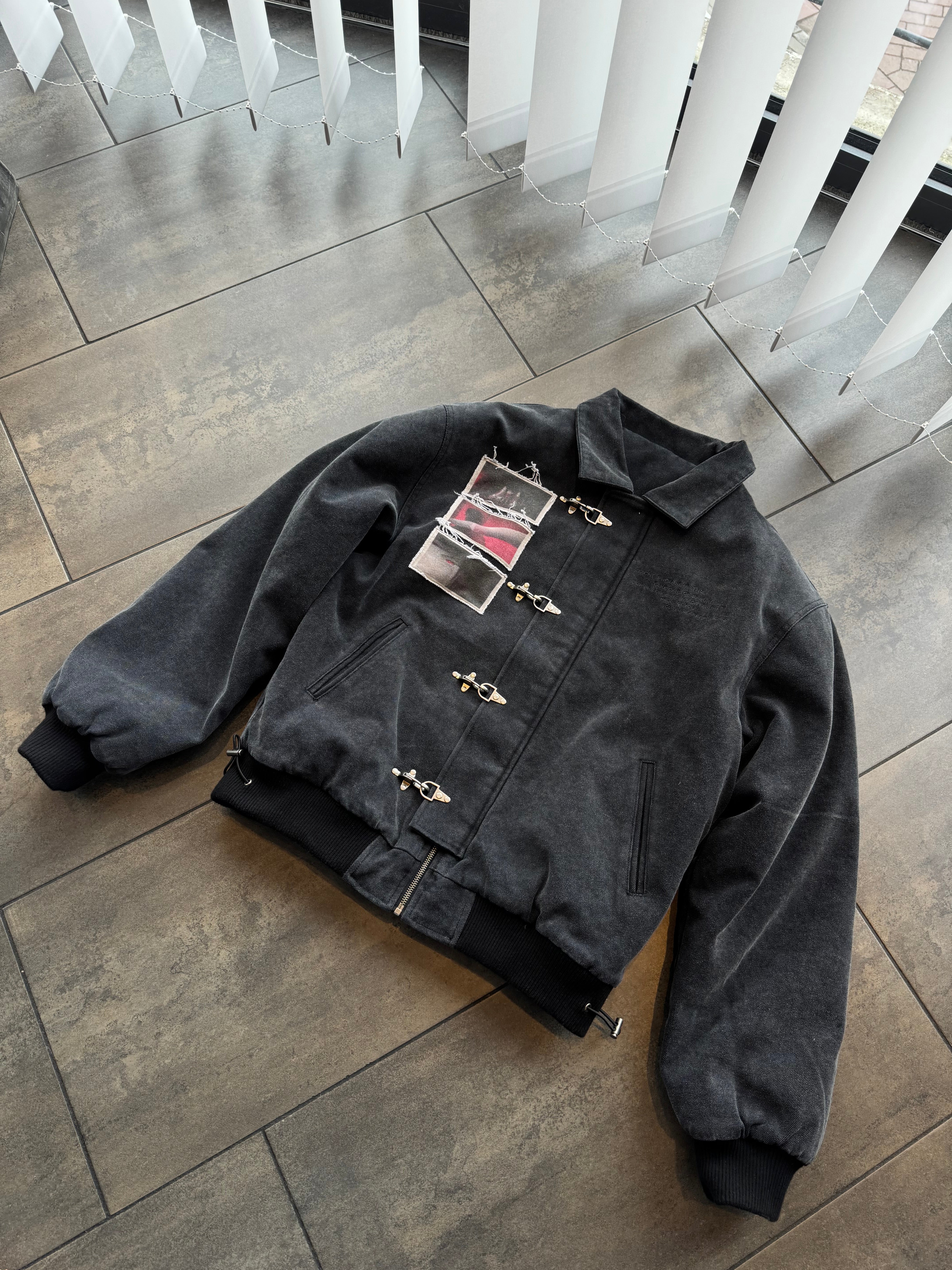  ITACHI BOMBER-Coordom