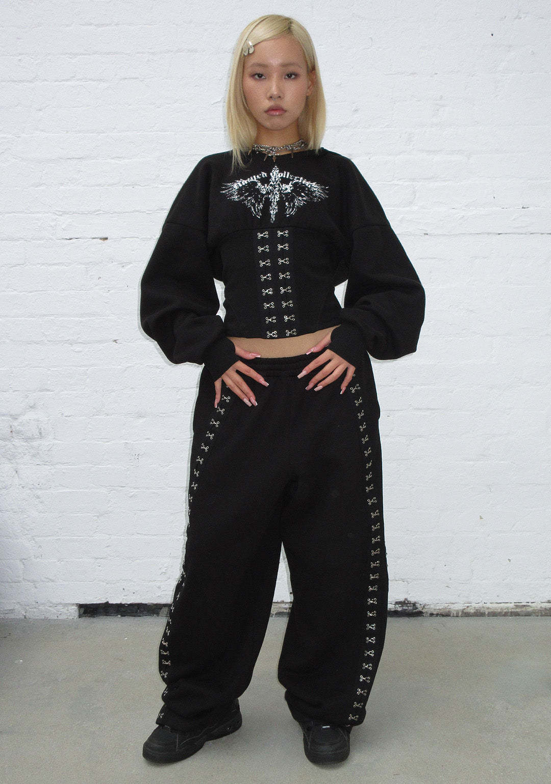 FALLEN HOOK AND EYE OVERSIZED SWEATPANTS BLACK-Coordom
