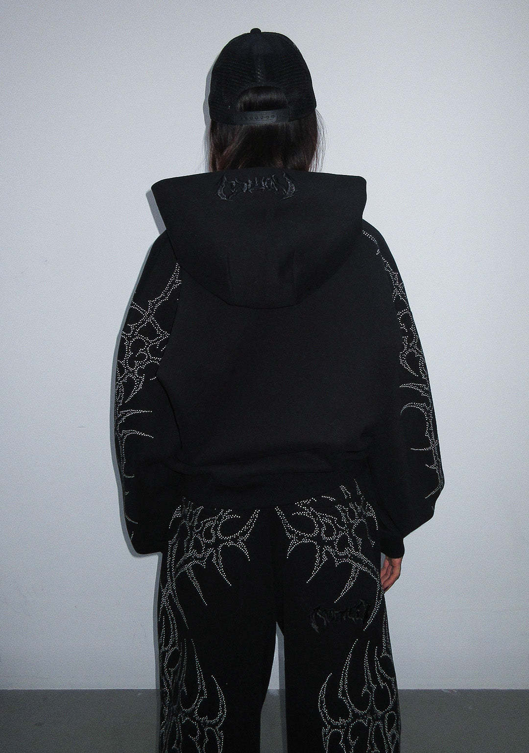HAUNT STUDDED ZIP HOODIE BLACK-Coordom
