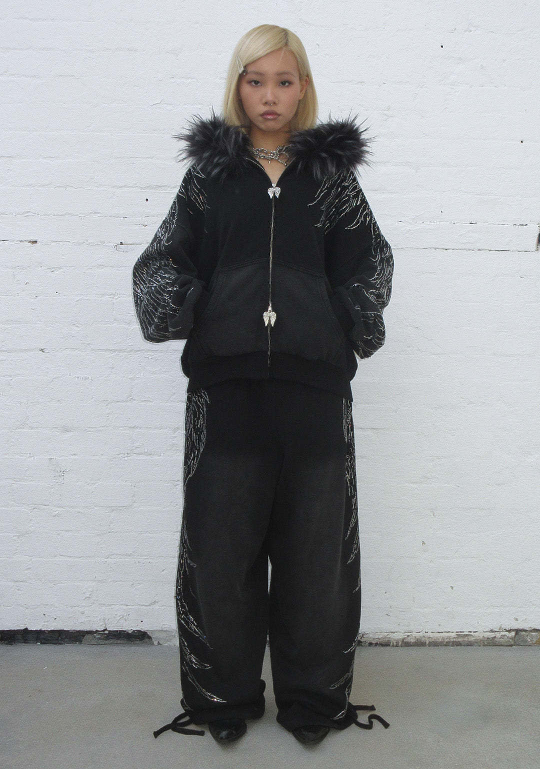 FALLEN RHINESTONE OVERSIZED SWEATPANTS WASHED BLACK-Coordom