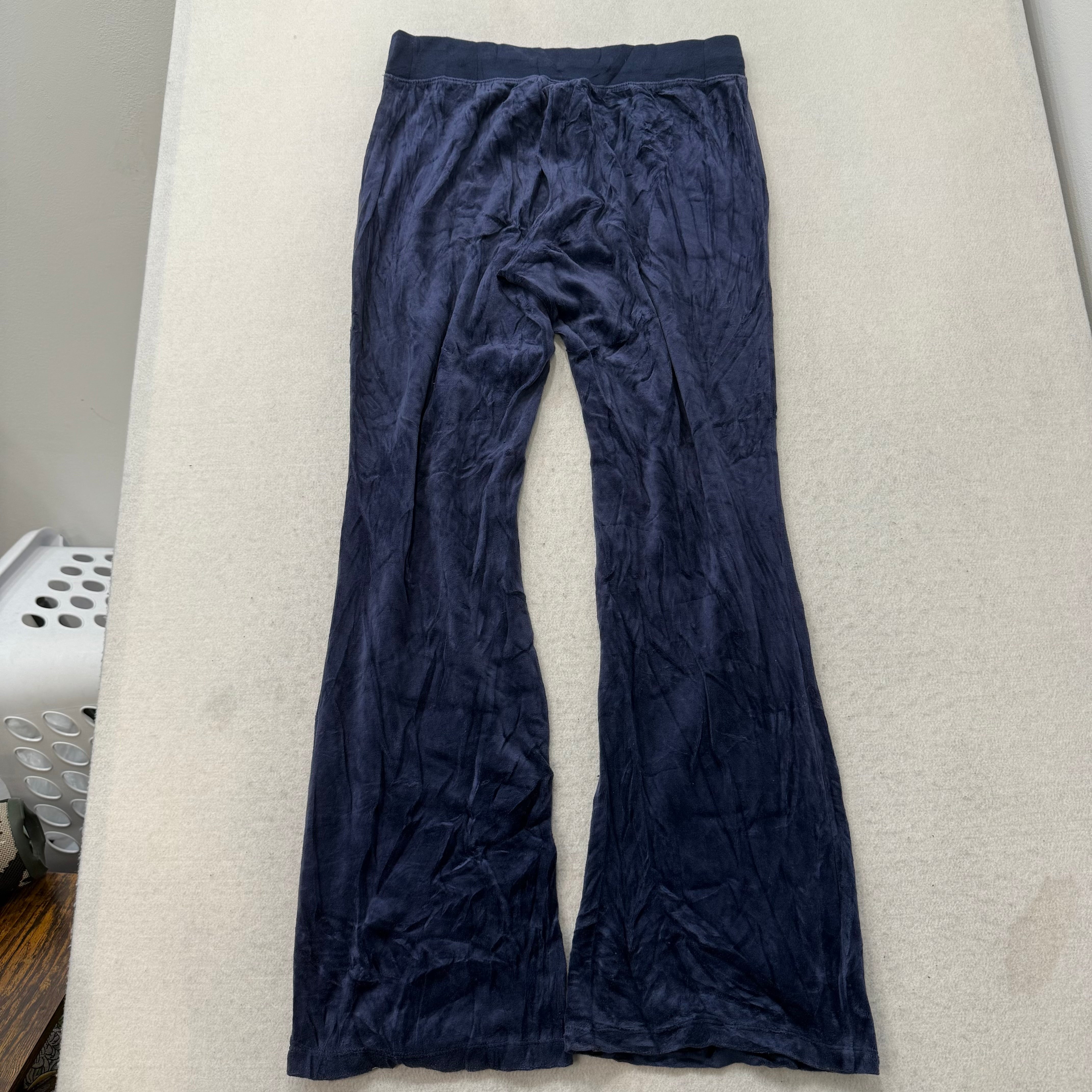 Juicy Couture Women's Midnight Blue Velour Flare Track Pant Low Rise Logo Size M-Coordom