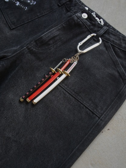 "NOTHING HAPPENED" JEANS + GIFT KEY-HANGER-Coordom