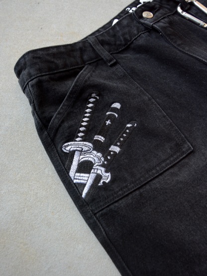 "NOTHING HAPPENED" JEANS + GIFT KEY-HANGER-Coordom