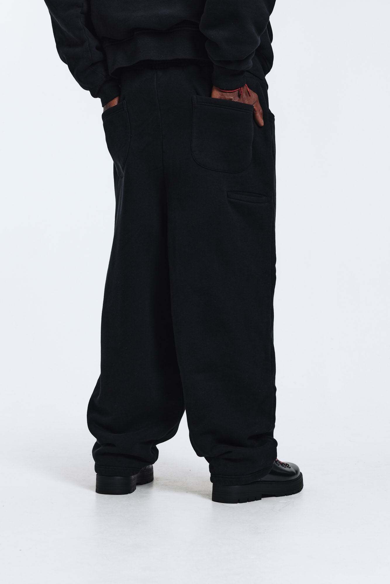 550 GSM COZY SWEATS | BLACK-Coordom