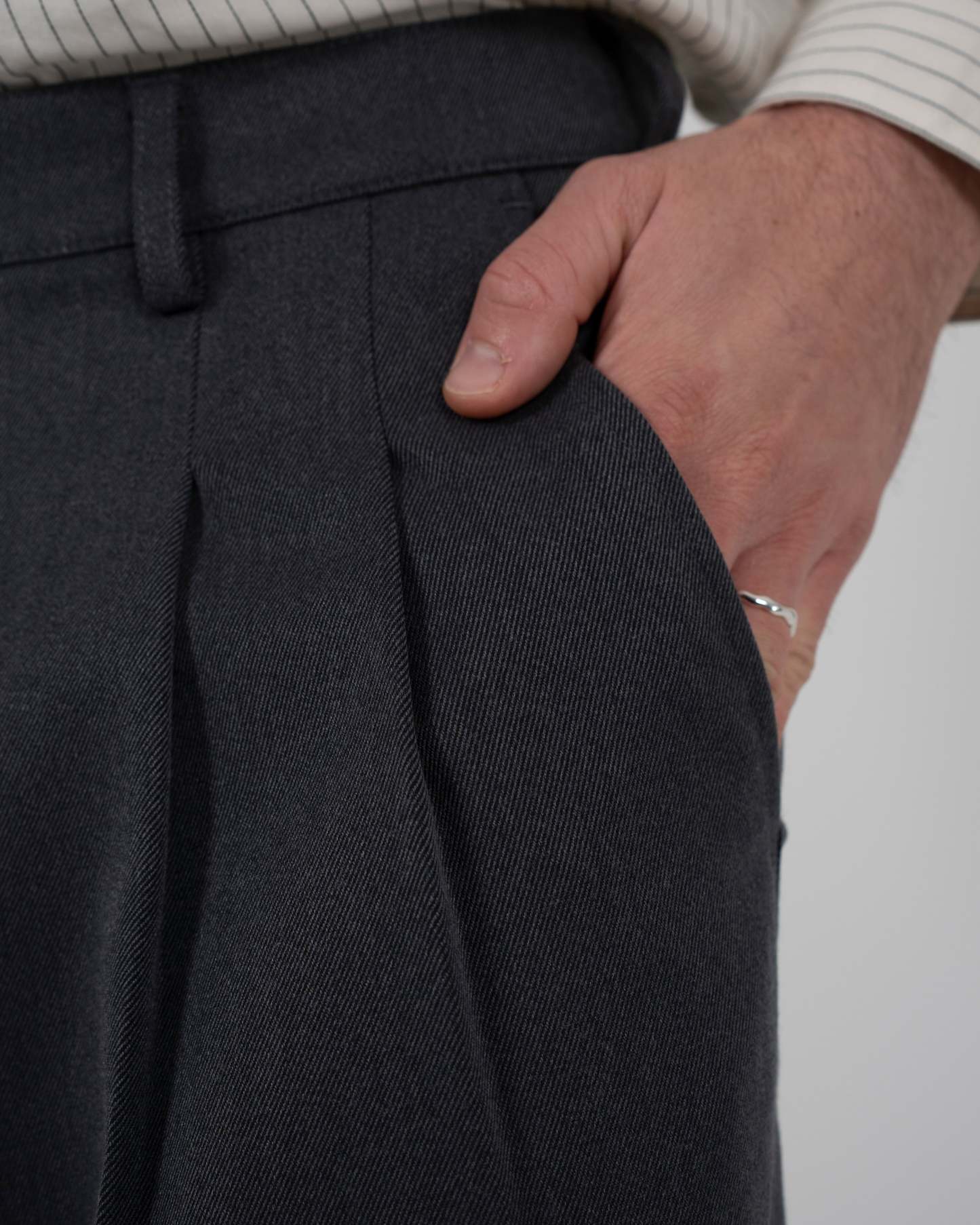DOUBLE-PLEATED WIDE-LEG TROUSERS-Coordom
