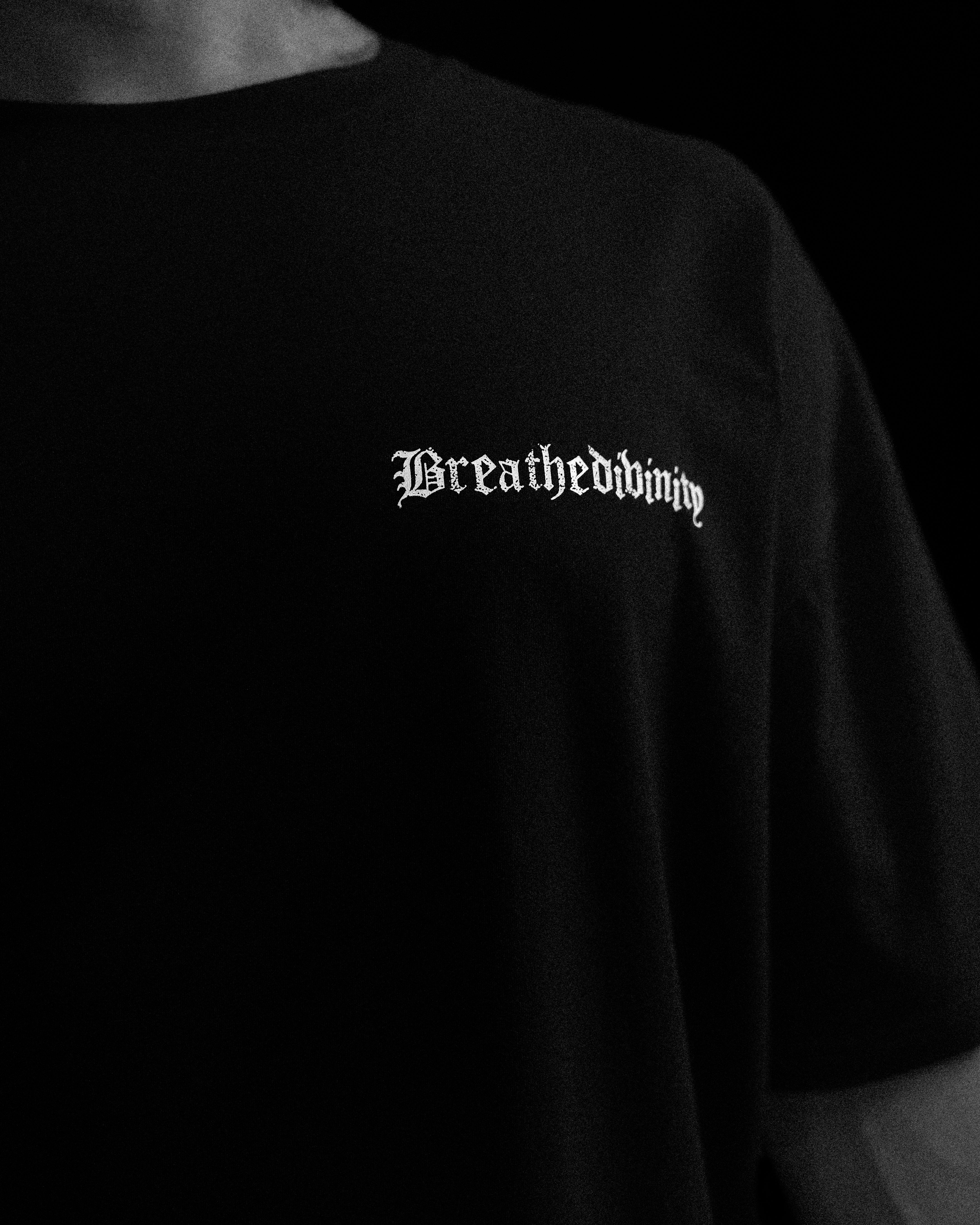 Elegant Oversized Lightweight T-shirt [VOID BLACK]-Coordom