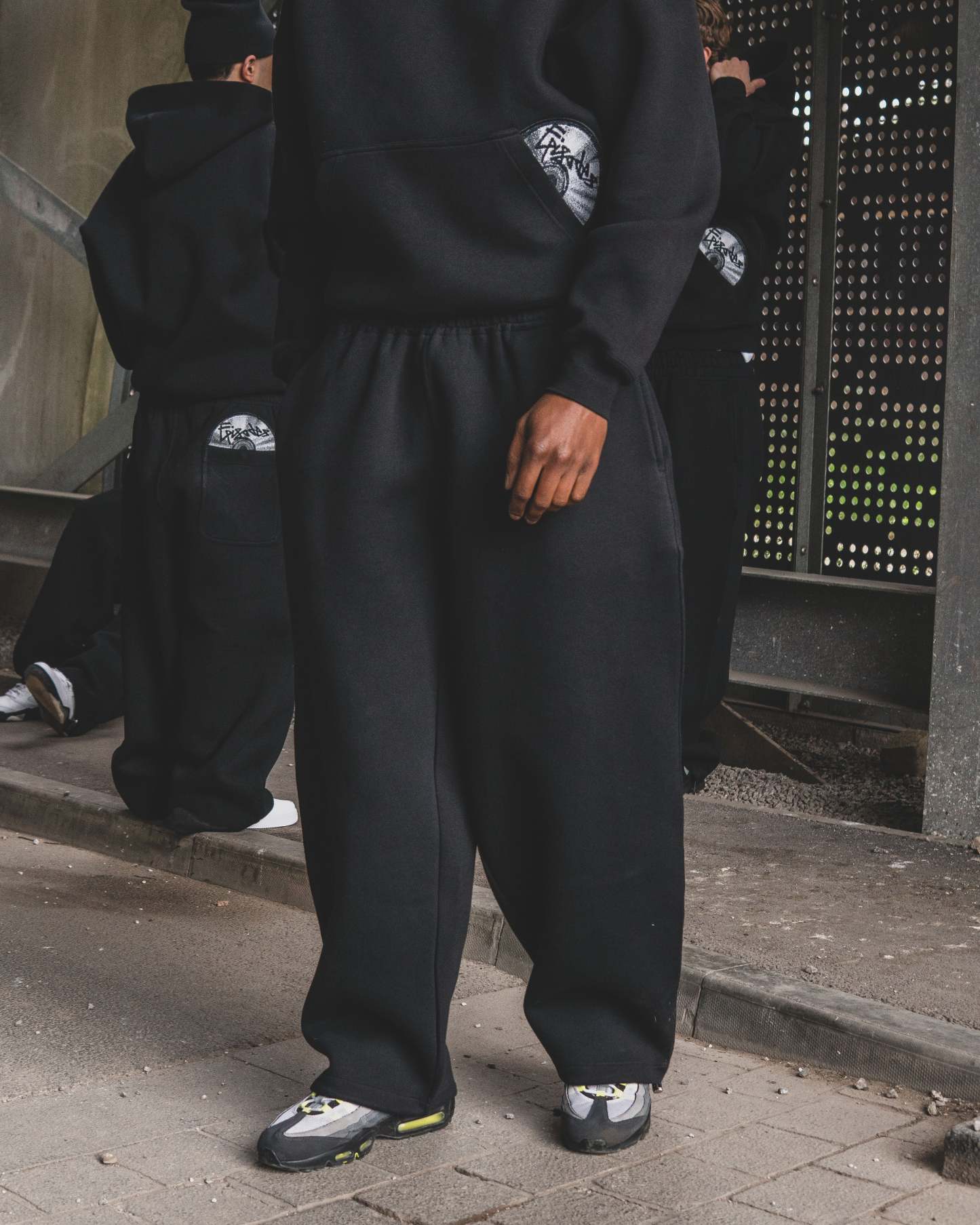 Disc Baggy Joggers Black [630GSM]-Coordom