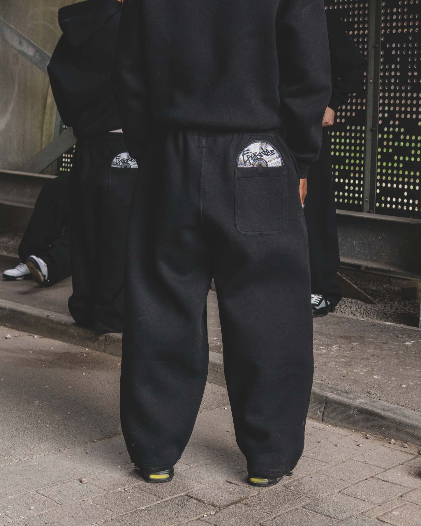 Disc Baggy Joggers Black [630GSM]-Coordom