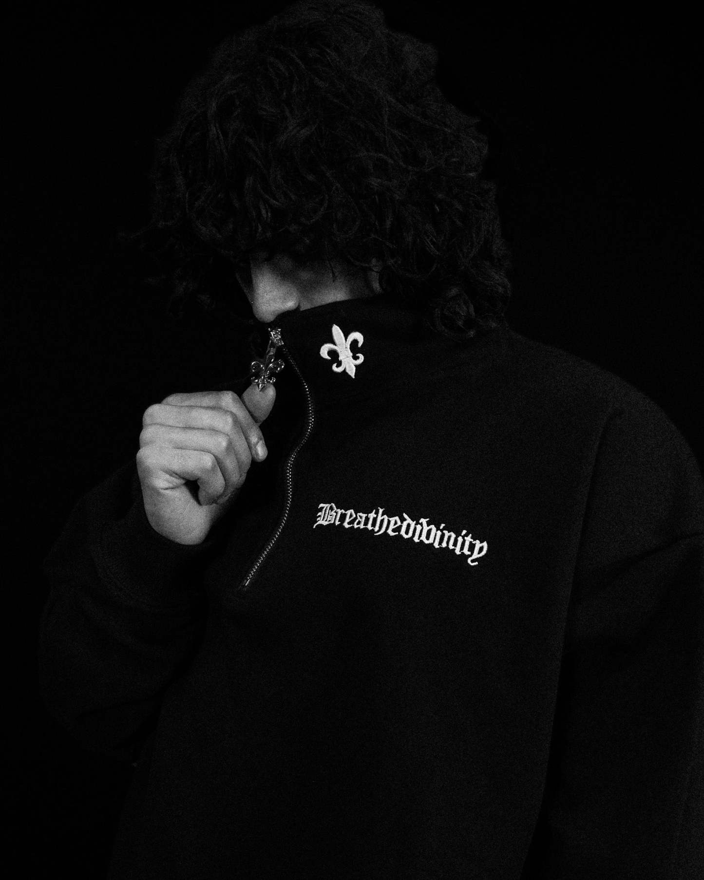 Elegant Quarter zip Crew neck [VOID BLACK]-Coordom