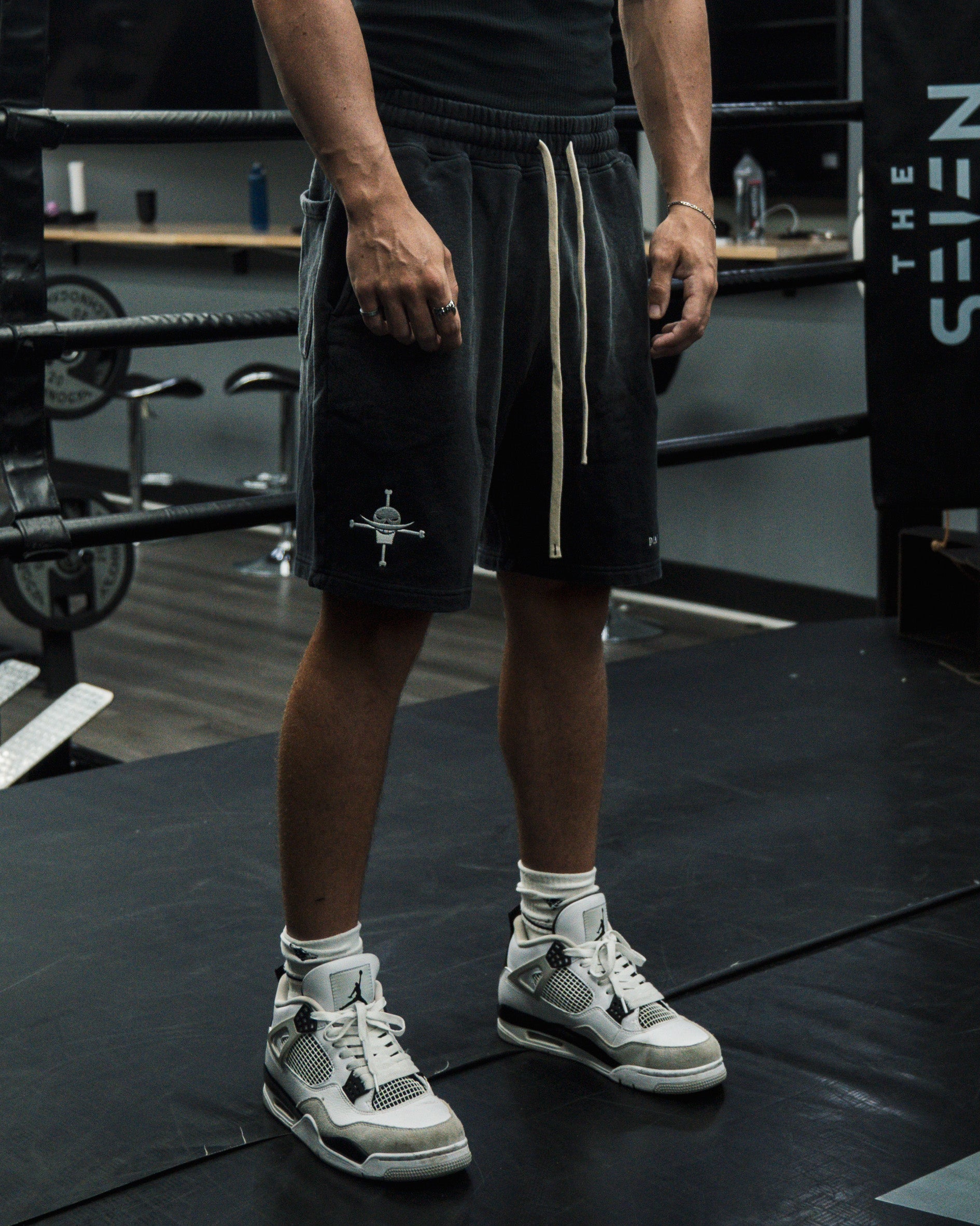 WHITE BEARD COTTON SHORTS-Coordom