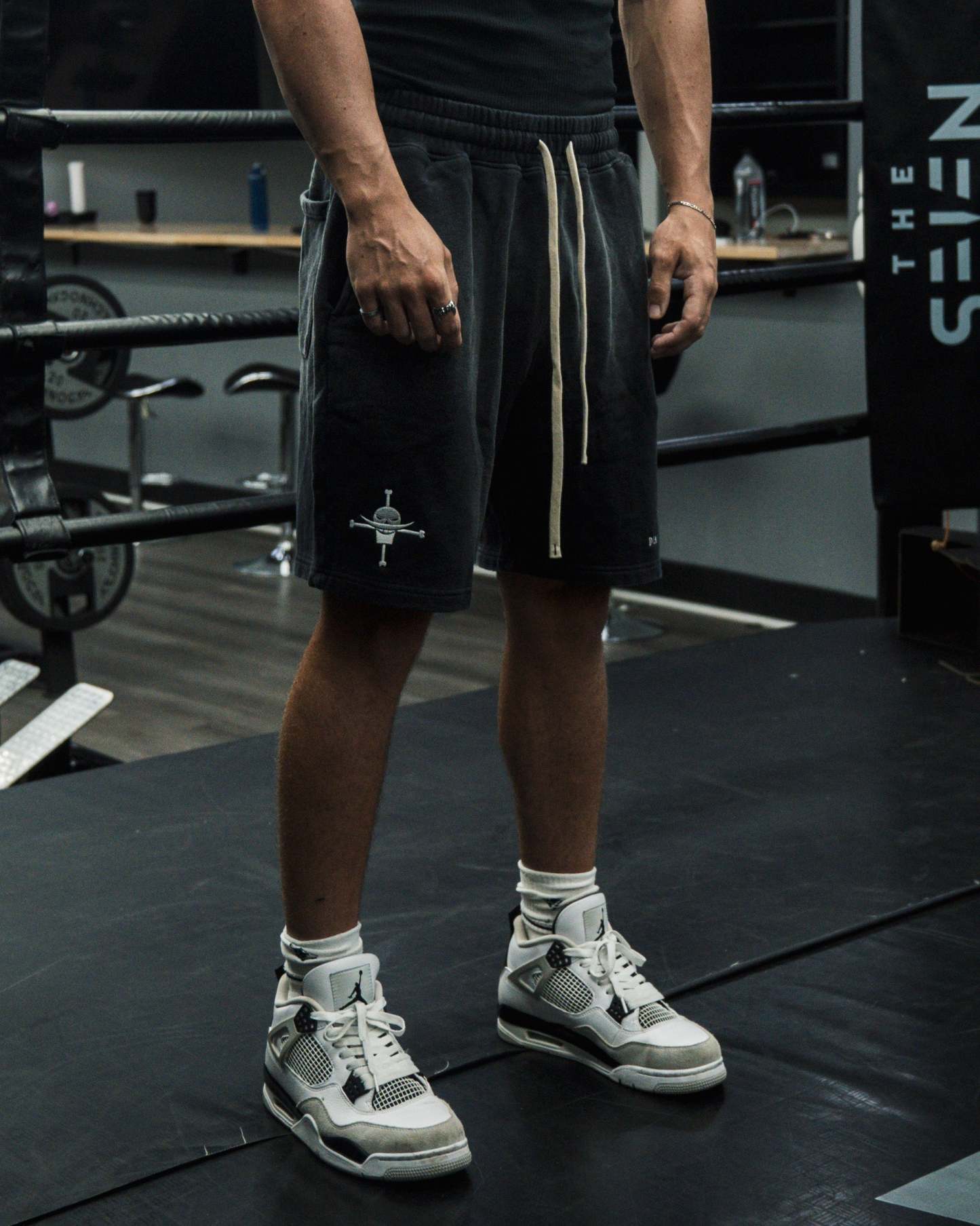 WHITE BEARD COTTON SHORTS-Coordom