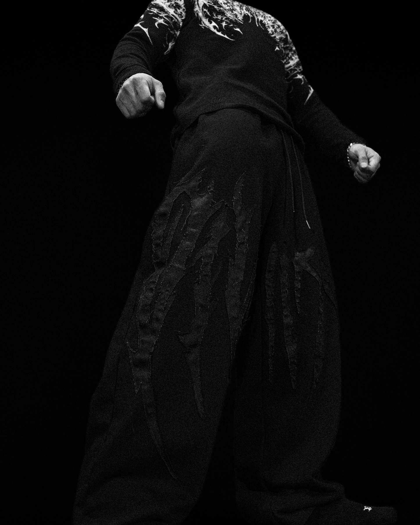 Destroyed Banana Shape sweatpants [DARKNESS]-Coordom