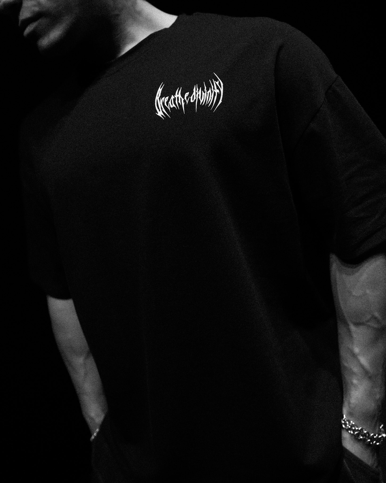Elegant Box Logo Oversized Lightweight T-shirt [VOID BLACK]-Coordom
