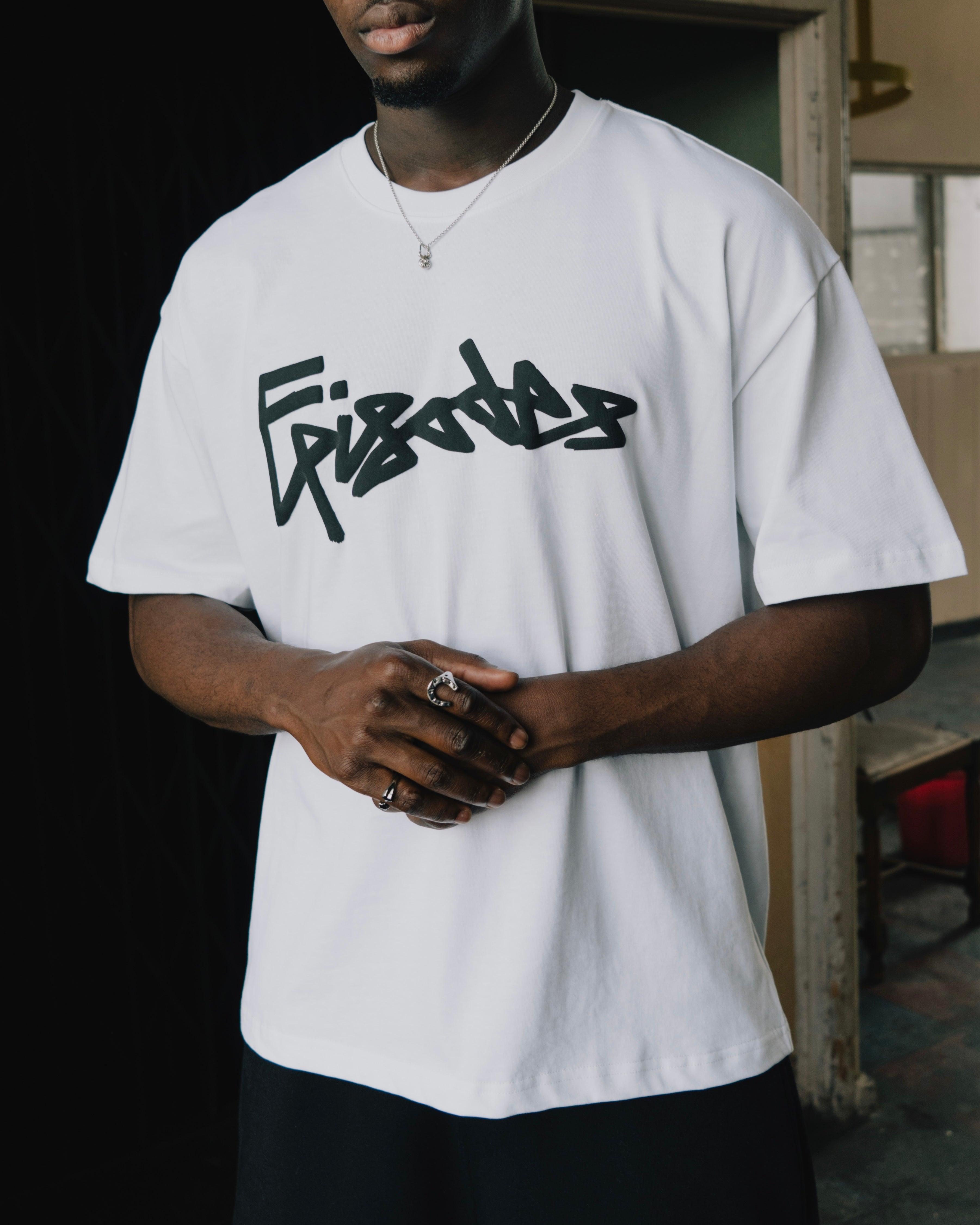 EPISODES TAG T BLKonWHT-Coordom