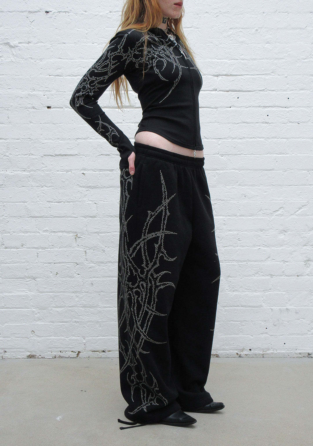 HAUNT STUDDED OVERSIZED SWEATPANTS BLACK-Coordom