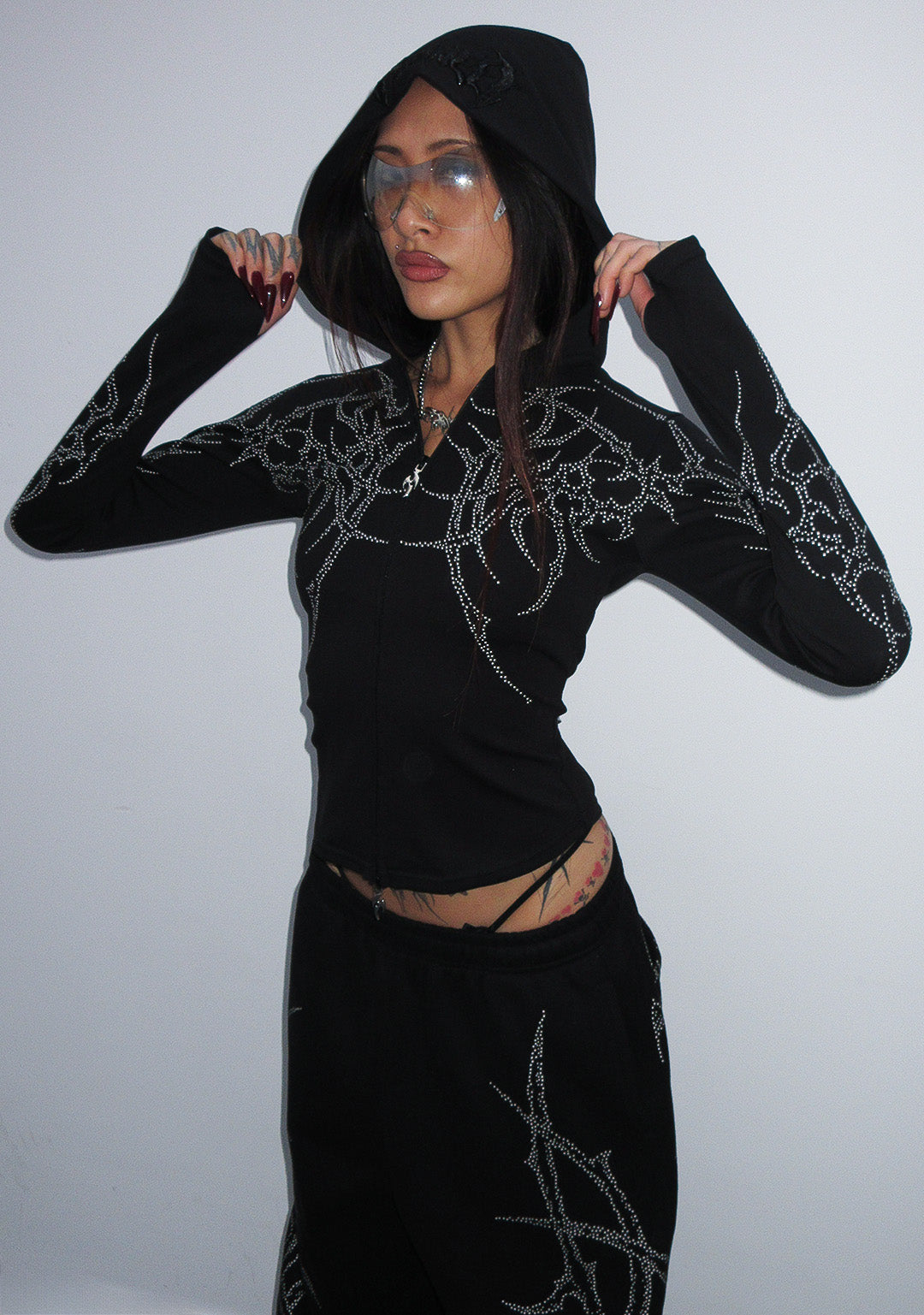 HAUNT STUDDED SCULPT STRETCH ZIP HOODIE BLACK-Coordom