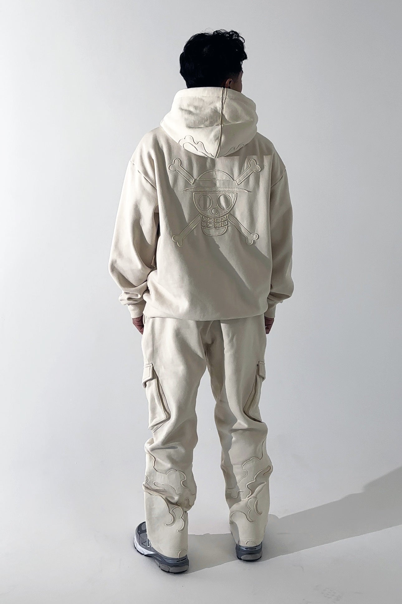 Gear 5 Off-White Sweats-Coordom