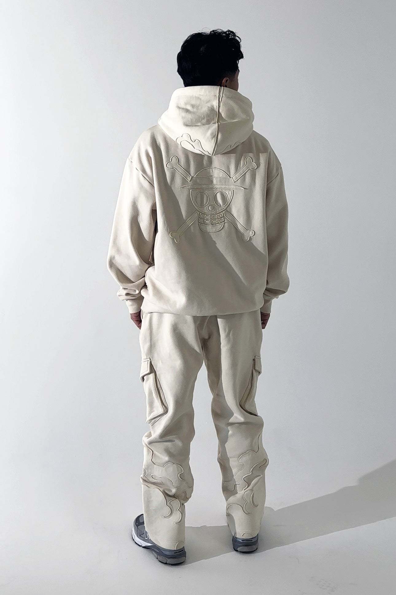 Gear 5 Off-White Sweats-Coordom