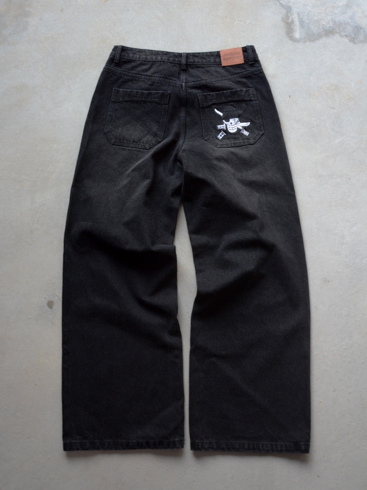 "NOTHING HAPPENED" JEANS + GIFT KEY-HANGER-Coordom
