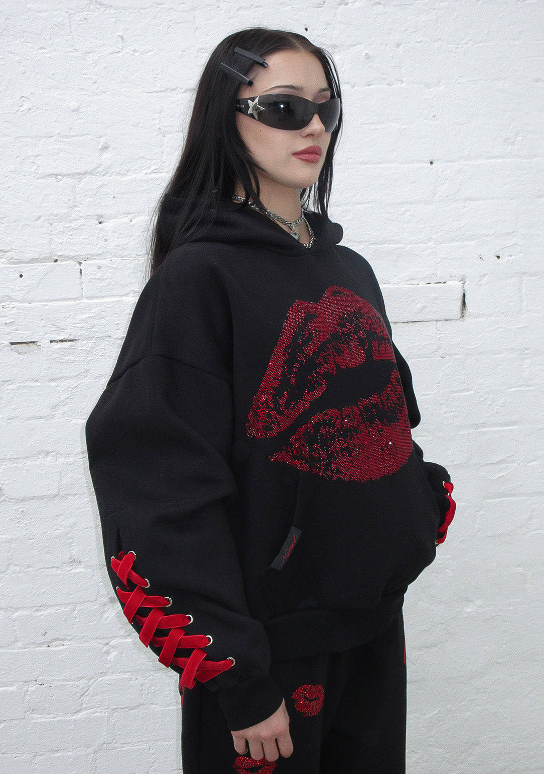 TEASE RHINESTONE KISS PULLOVER HOODIE BLACK-Coordom