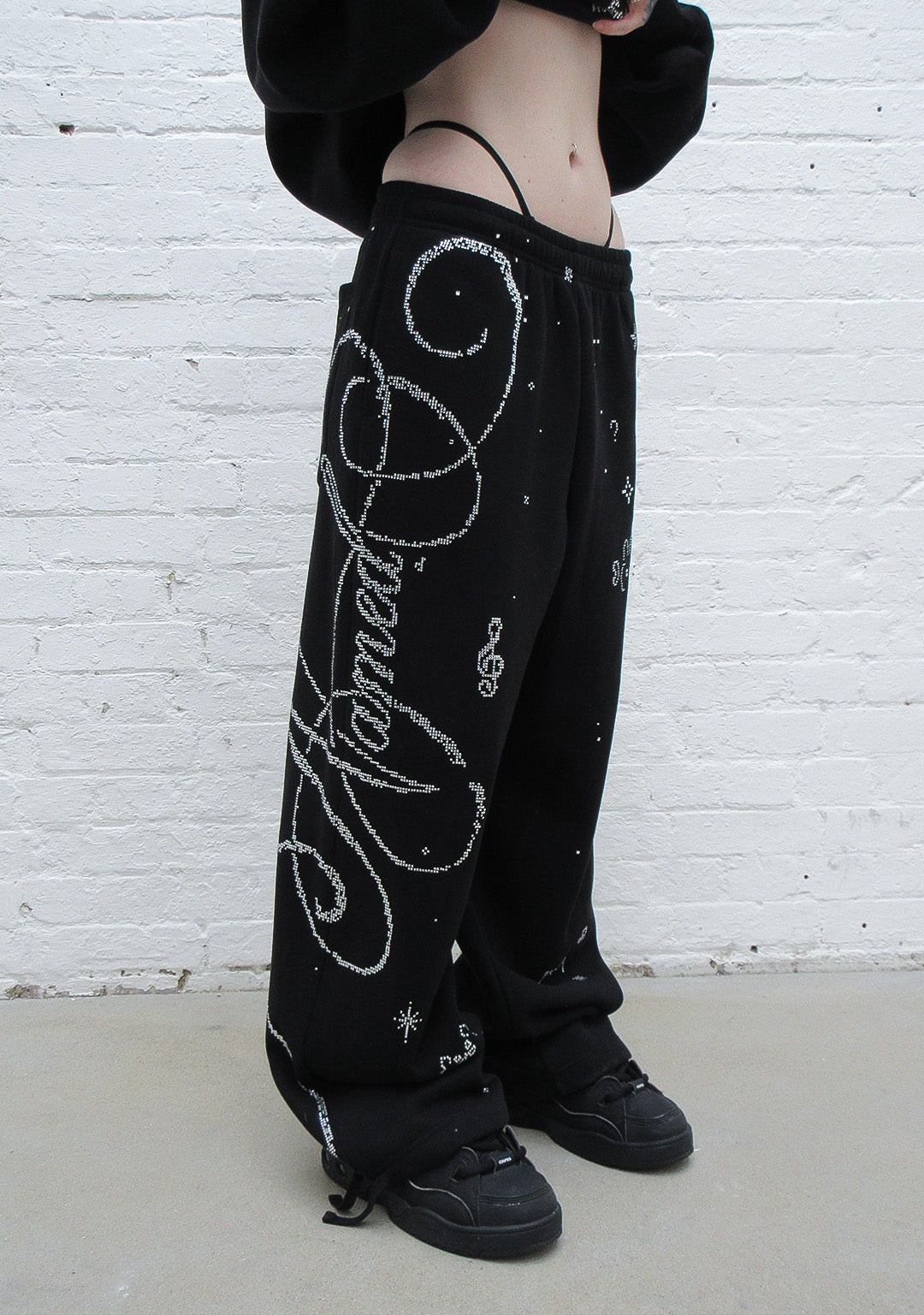 DREAMER RHINESTONE TEDDY OVERSIZED SWEATPANTS BLACK-Coordom