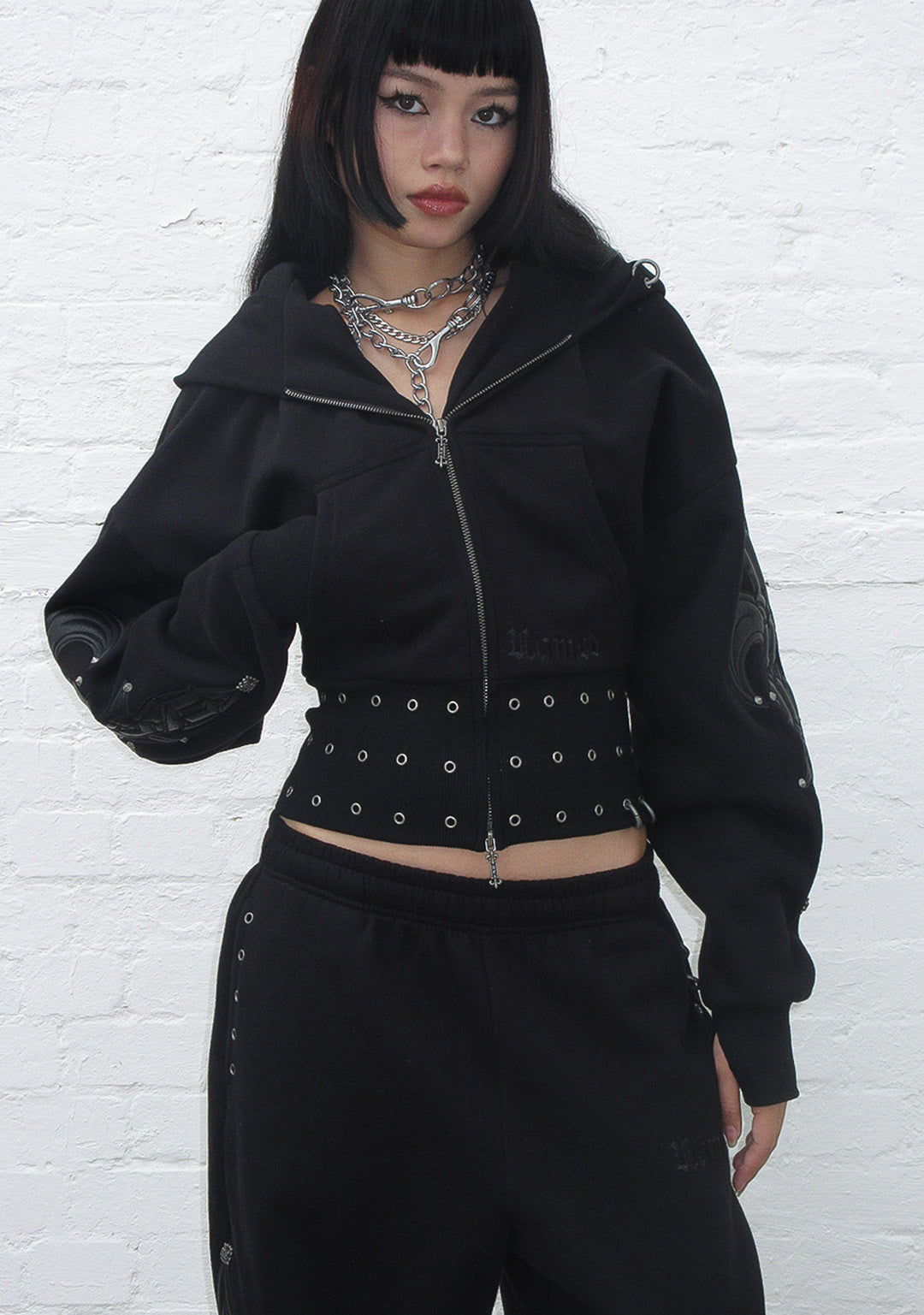 MIDNIGHT STUDDED FITTED WAIST ZIP CROP HOODIE BLACK-Coordom