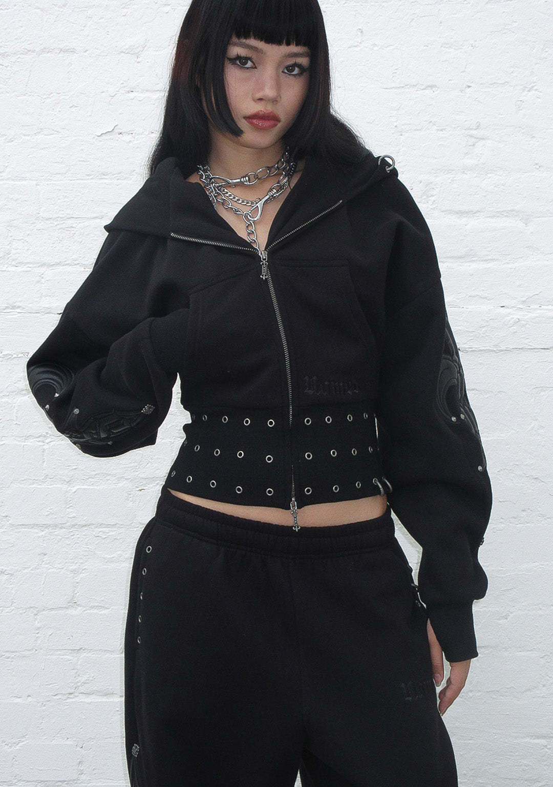 MIDNIGHT STUDDED FITTED WAIST ZIP CROP HOODIE BLACK-Coordom