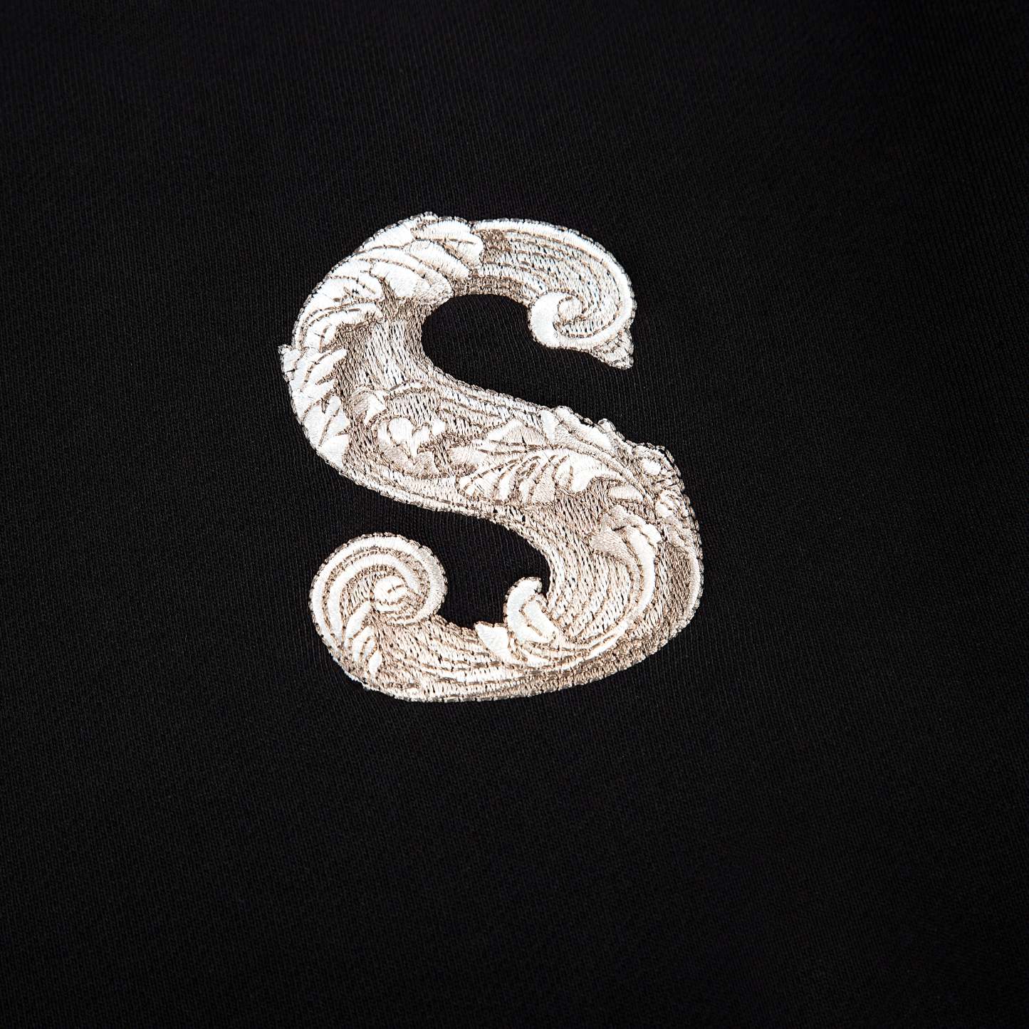 "awakening" Crewneck black 02-Coordom