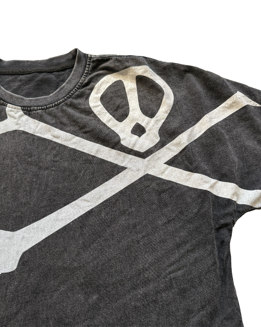 Ichigo Skull Graphic Tee | Bleach Anime Streetwear Oversized T-Shirt-Coordom