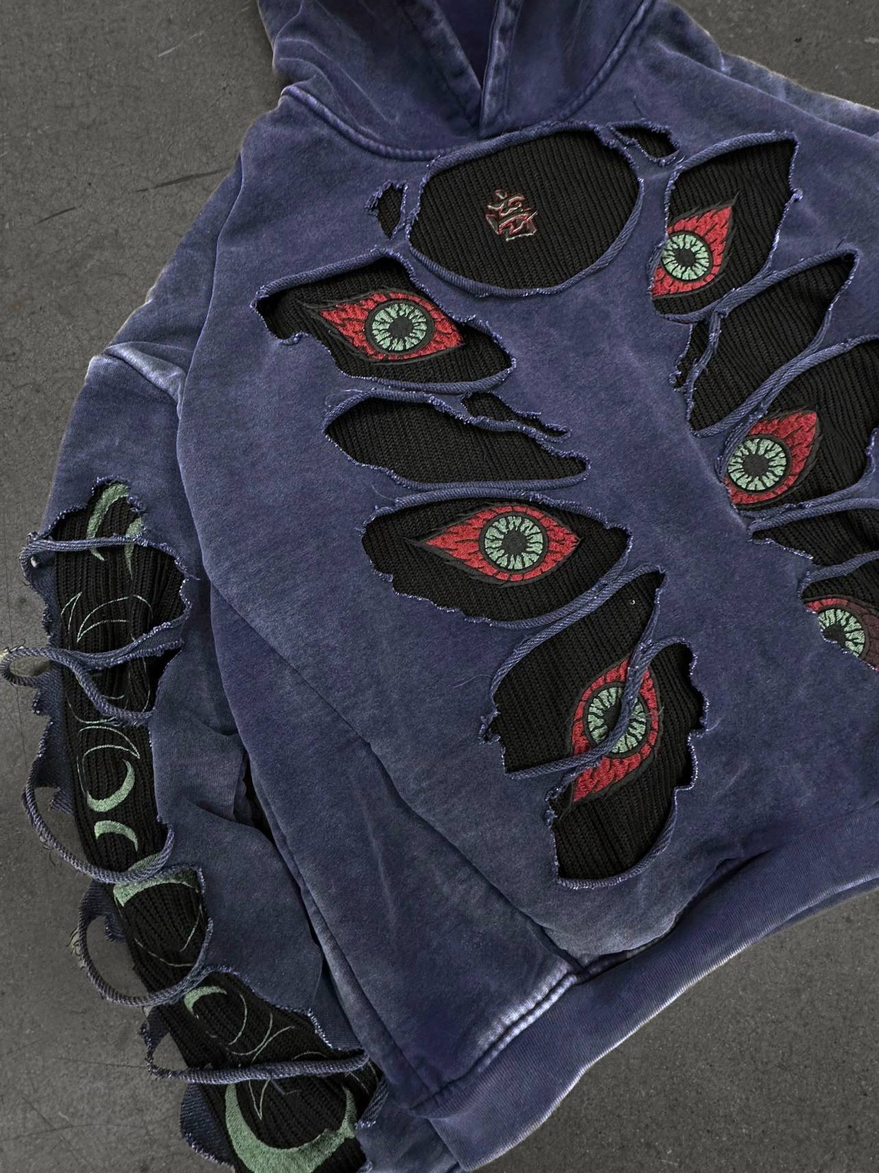 "EYE TEARS" Hoodie-Coordom