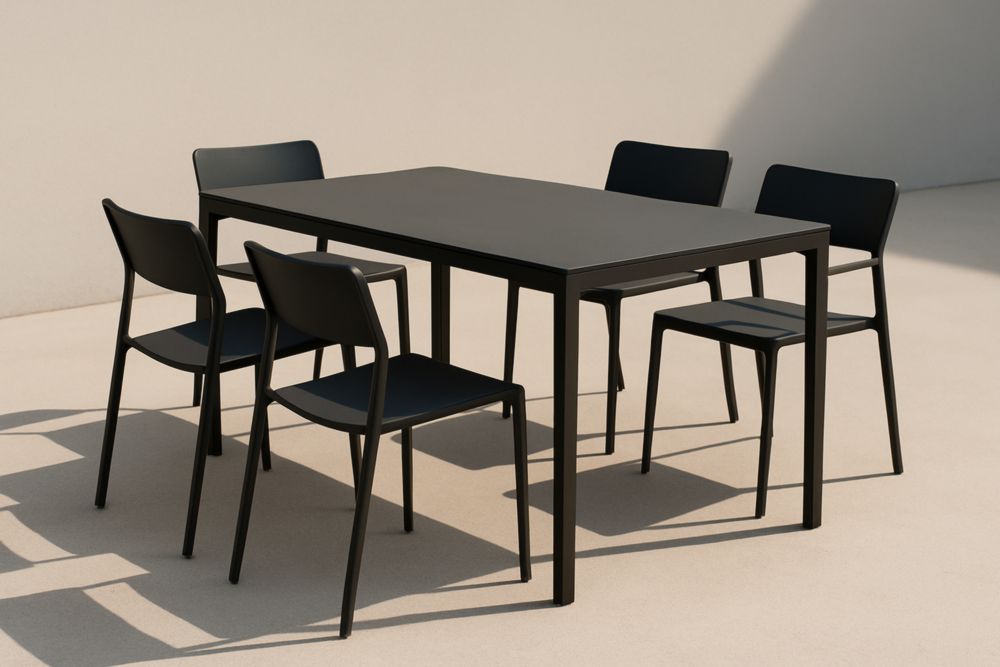 Ensemble table à manger de jardin noire en aluminium avec 5 chaises