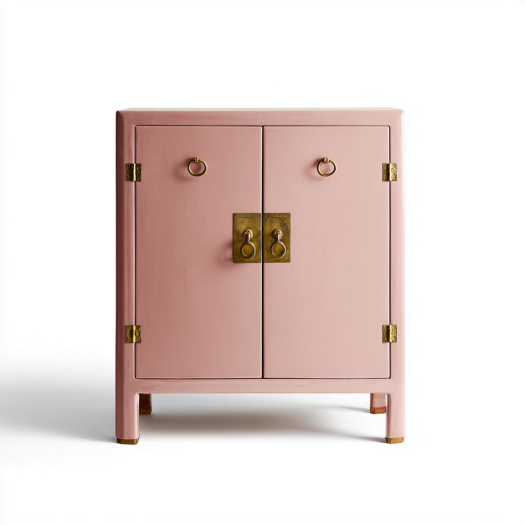 Petit cabinet à 2 portes en bois laqué rose et poignées en cuivre-Izpkafurniture