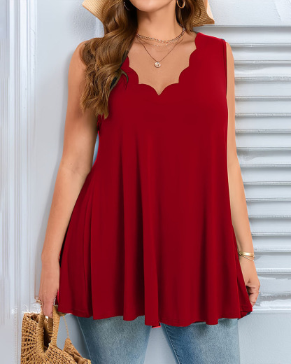 Plus Size Scallop V-neck Sleeveless Top