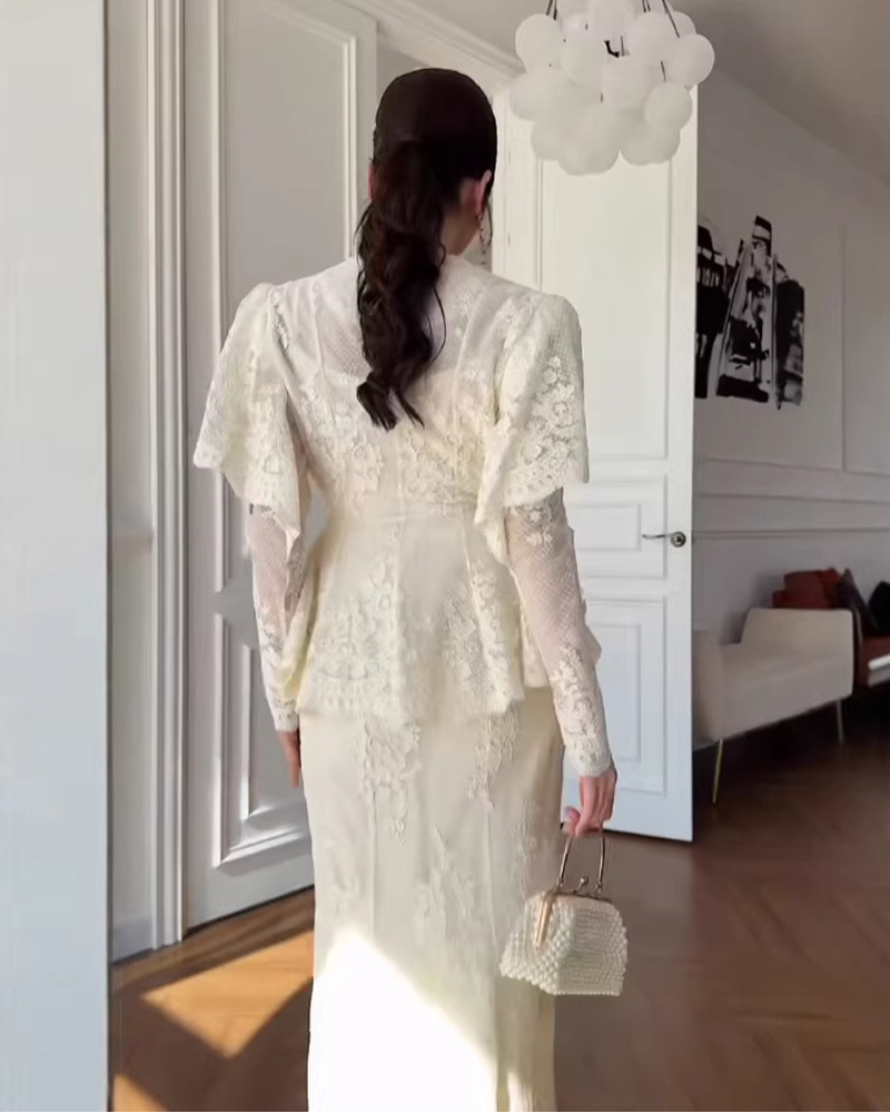 Women's French-Style Lace Two-Piece Set: Waist-Cinching Fishtail Skirt & Top — An Elegant Ensemble