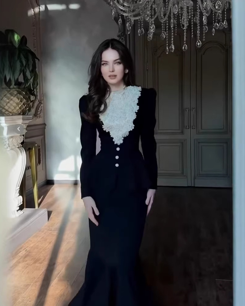 Elegant Solid-Color Suit Dress with Floral Neckline Embellishments