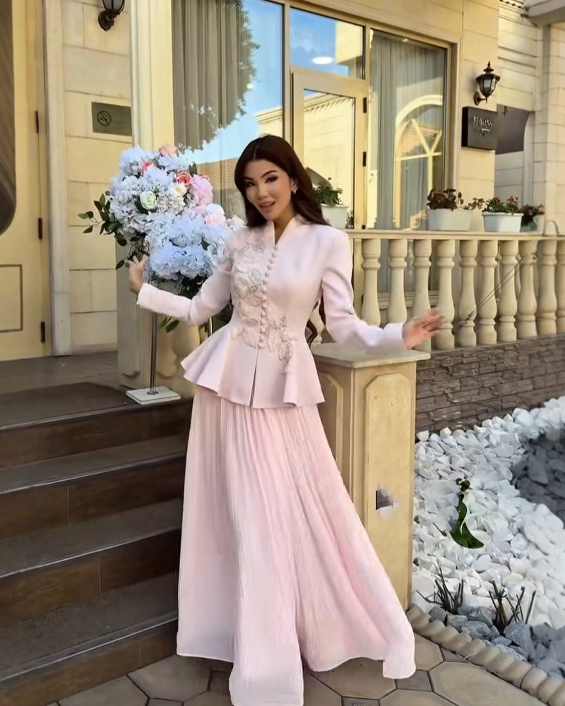 Vintage Embroidered Blazer & Pleated Skirt Set