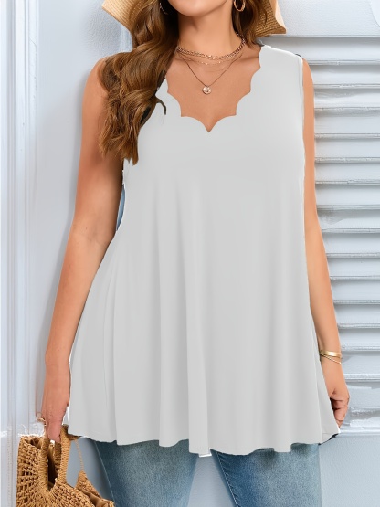 Plus Size Scallop V-neck Sleeveless Top