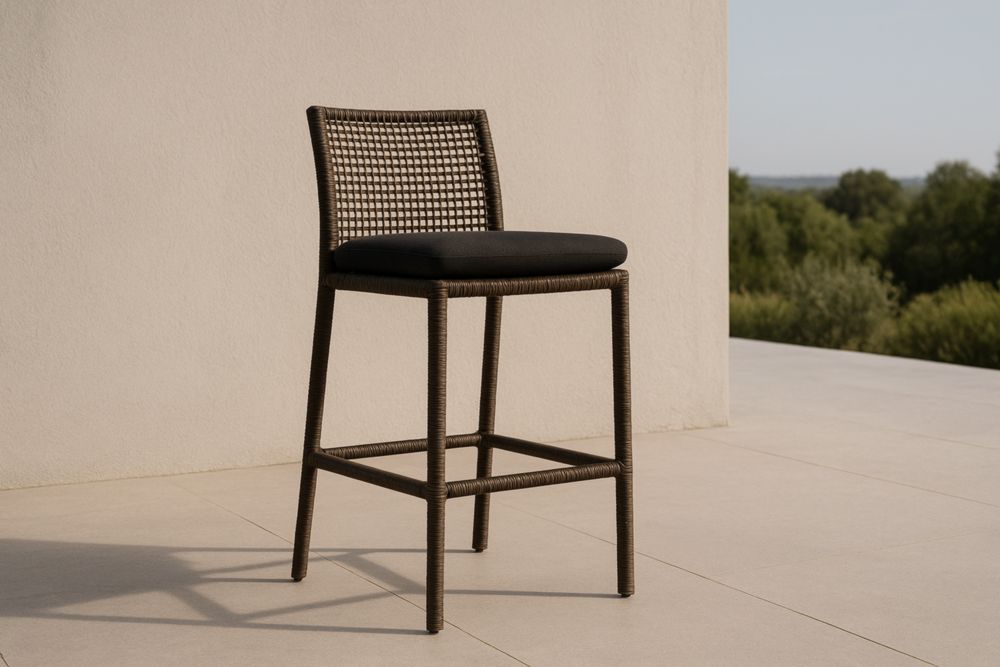 Tabouret de bar extérieur marron assise noire en métal tressé