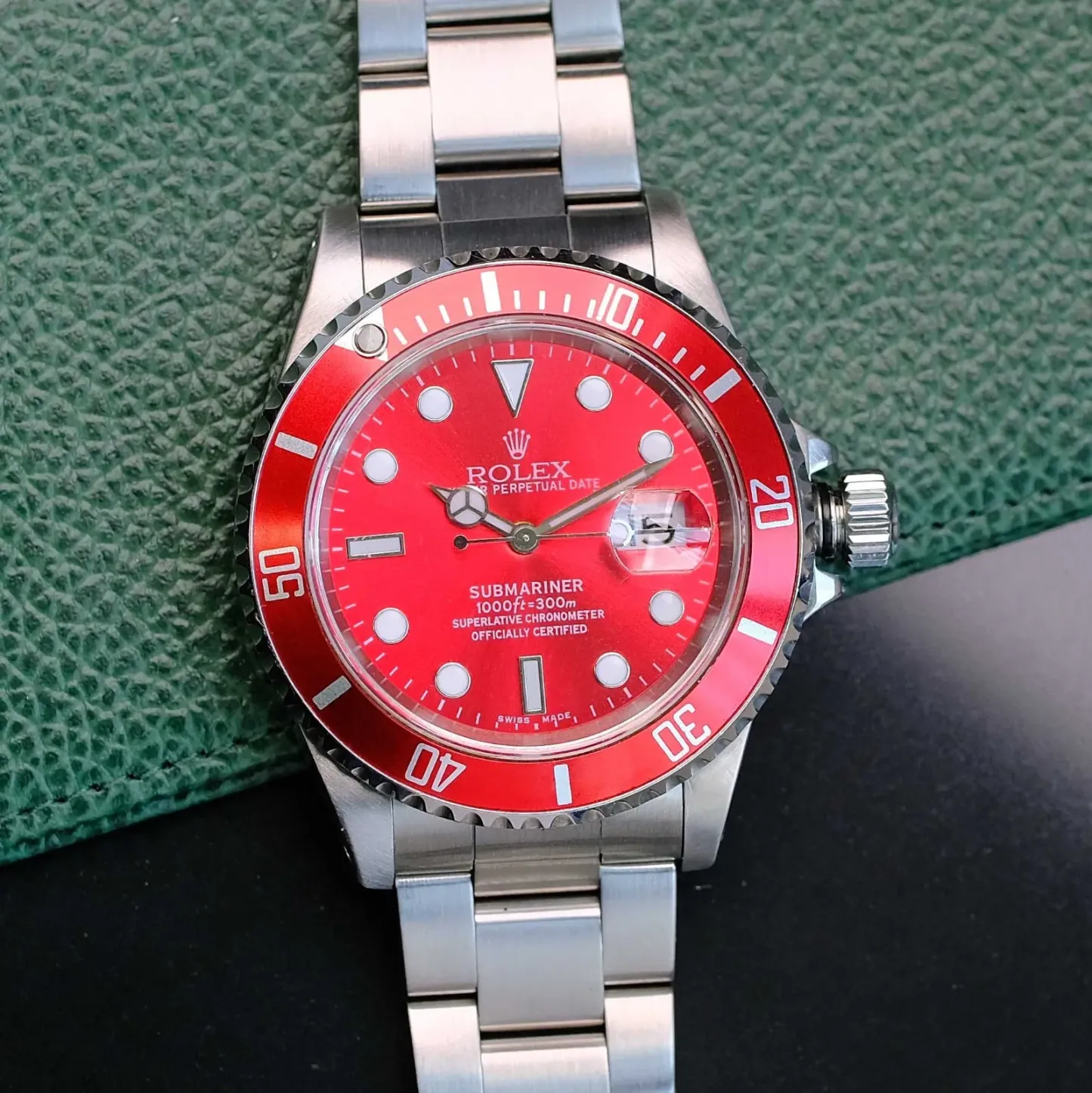 ROLthtEX SUBMARINER DATE MENS WATCH STEEL RED DIAL RED INSERT OYSTER 40MM 16610