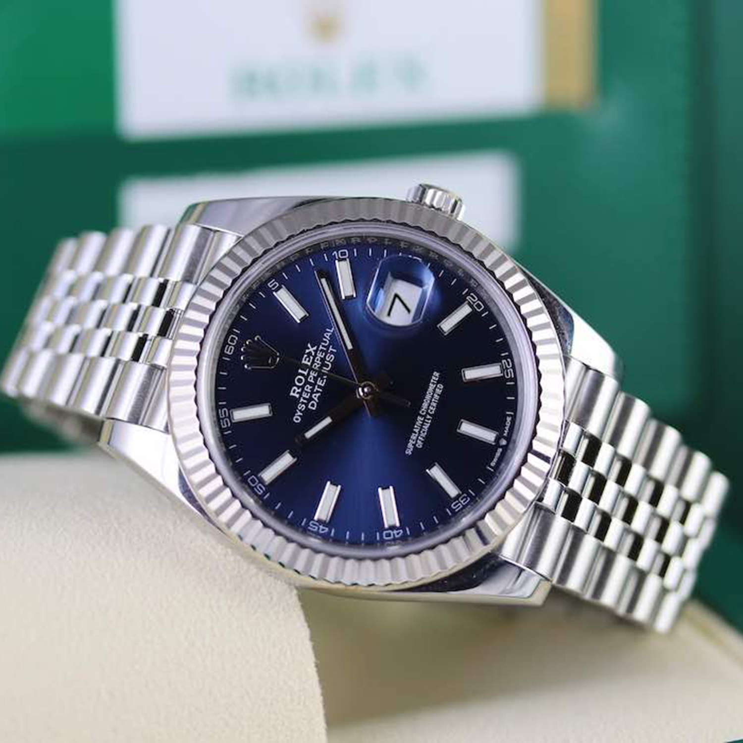 Rolthtex Datejust 41mm Oystersteel and white gold Bright Blue Dial 126334-0002