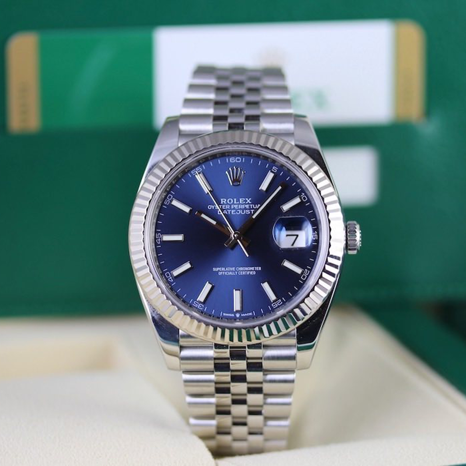 Rolthtex Datejust 41mm Oystersteel and white gold Bright Blue Dial 126334-0002