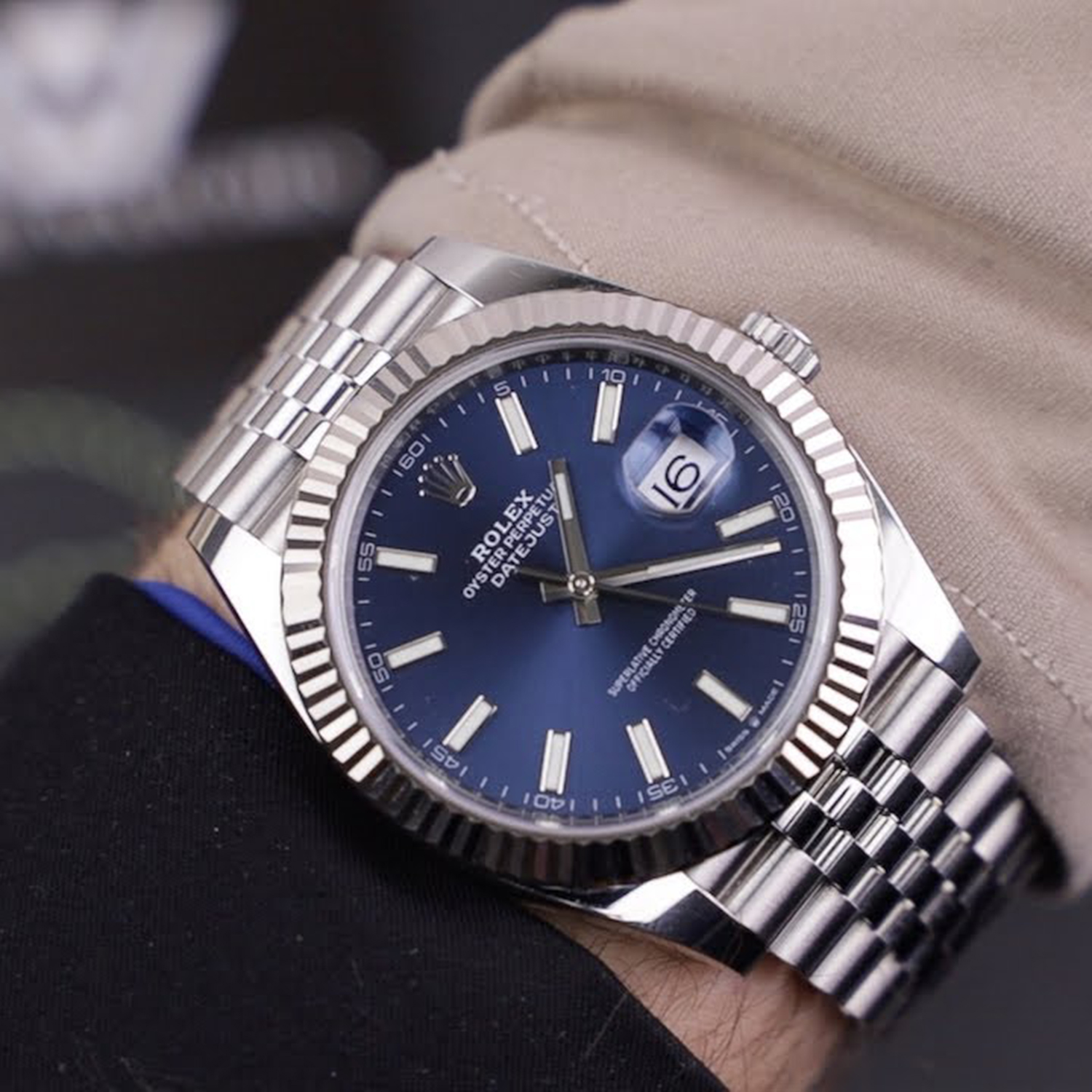 Rolthtex Datejust 41mm Oystersteel and white gold Bright Blue Dial 126334-0002