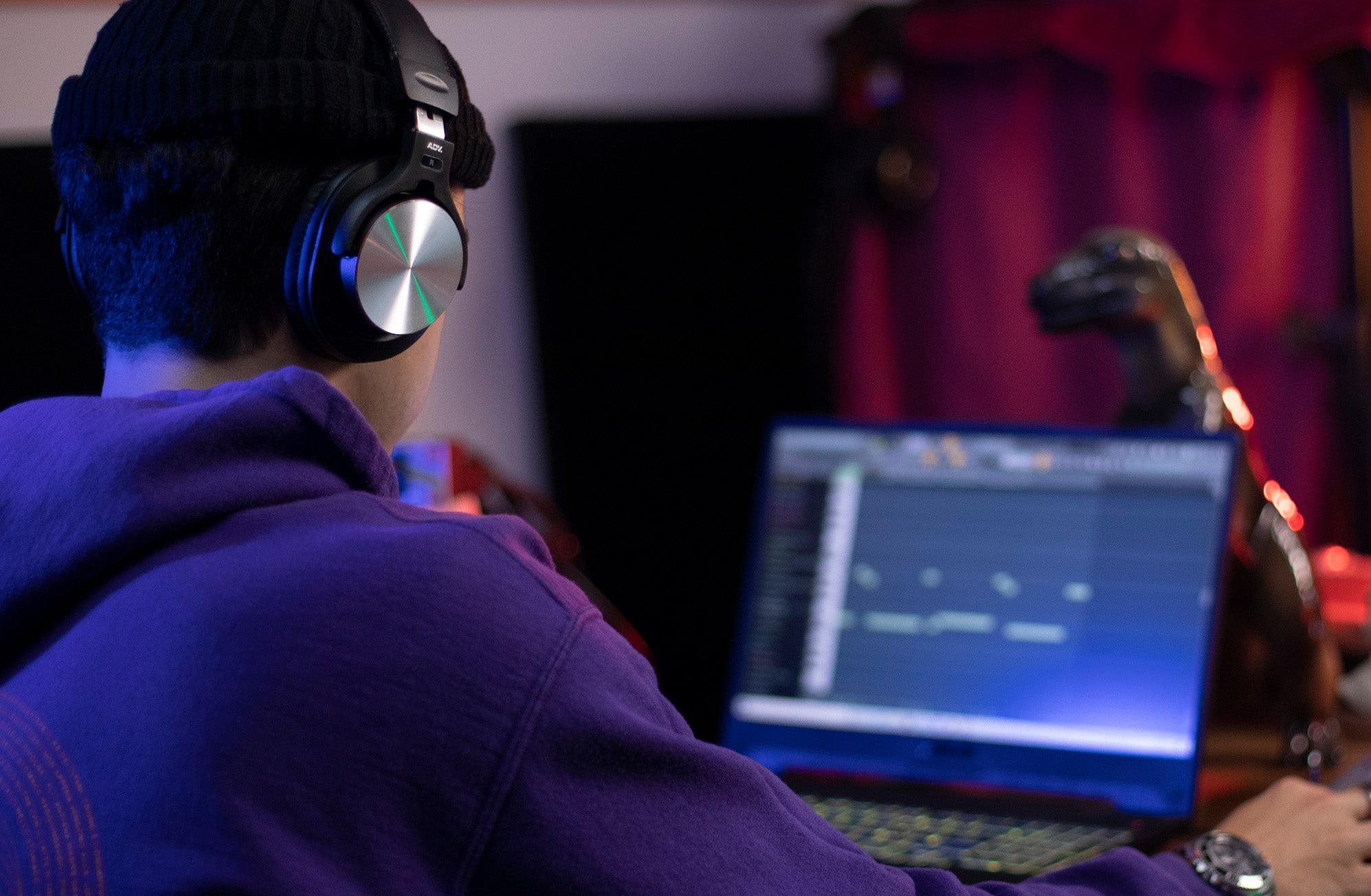 ADV. R32 Studio Headphones