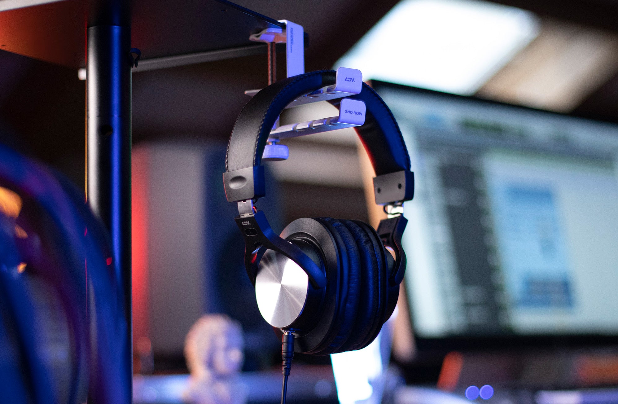 ADV. R32 Studio Headphones