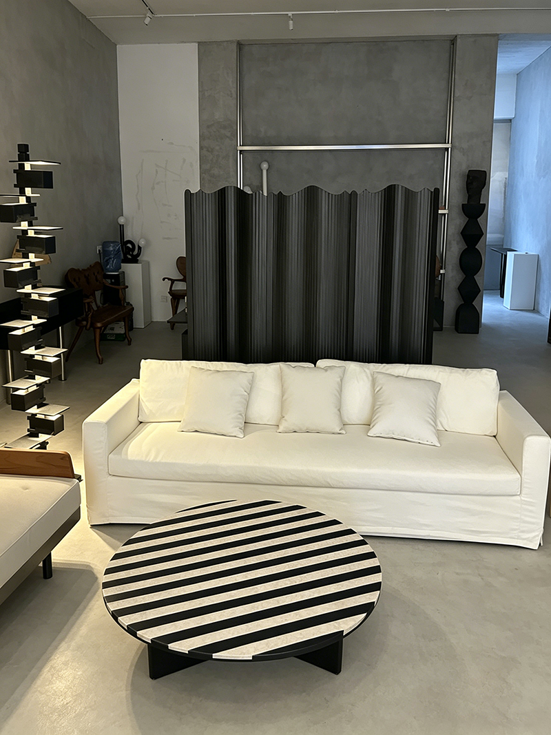 Modern Minimalist Cream White Three-Seater Sofa with Straight Lines