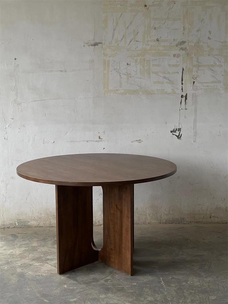 Medieval modern minimalist round four-legged crossed base solid wood dining table