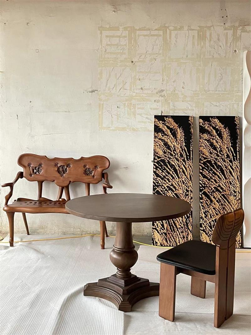 Retro Art Round Base Solid Wood Carved Dining Table