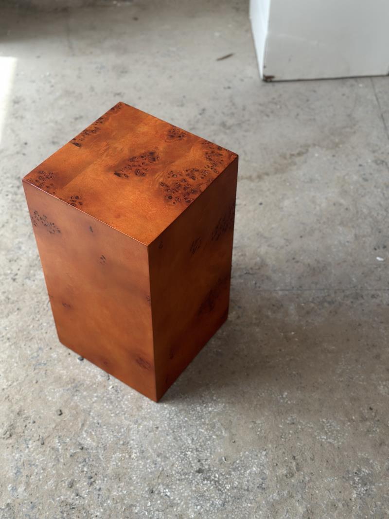 Natural Tumor Wood Cube Base Geometric Column Edge Display Stand