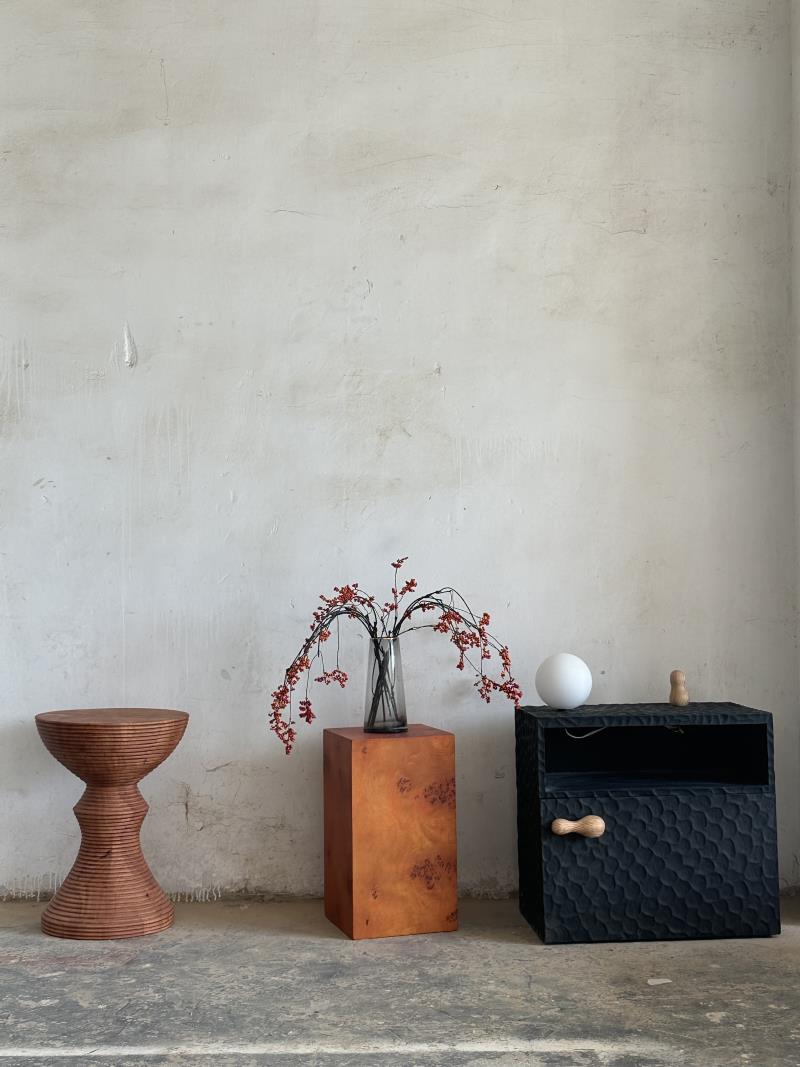 Natural Tumor Wood Cube Base Geometric Column Edge Display Stand